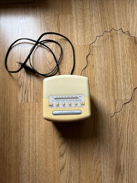 Ретро радиочасовник First Austria – FM/AM