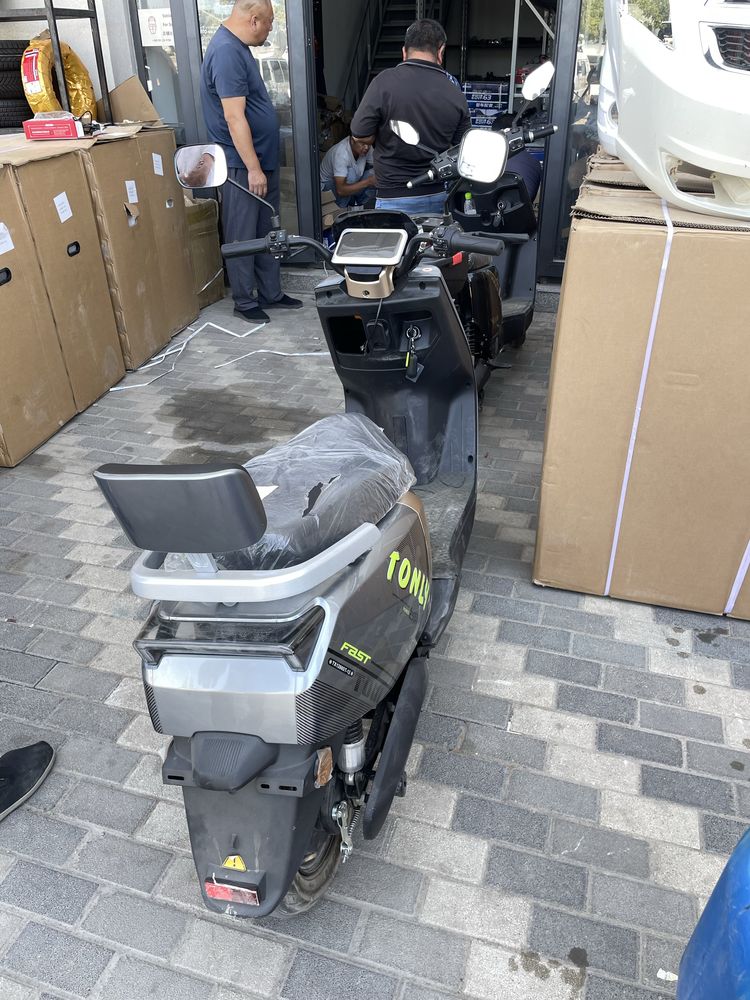 Sukuter elektroni yangi partiya yuklar