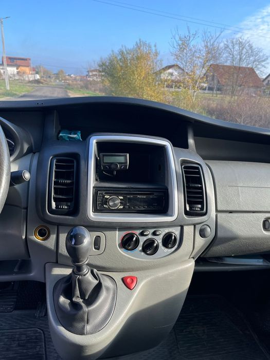 Vând Renault Trafic An 2011