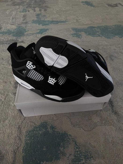 Air Jordan Retro 4 White Thunder