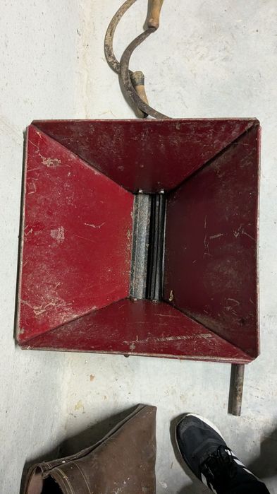 Гроздомелачка ръчна