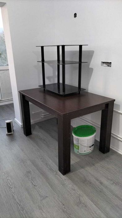 Masă bucătărie în stare bună