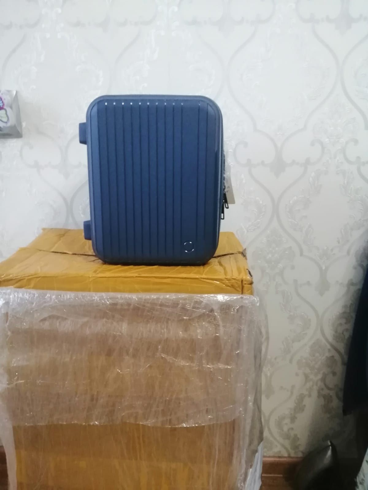 Продам маленький чемодан