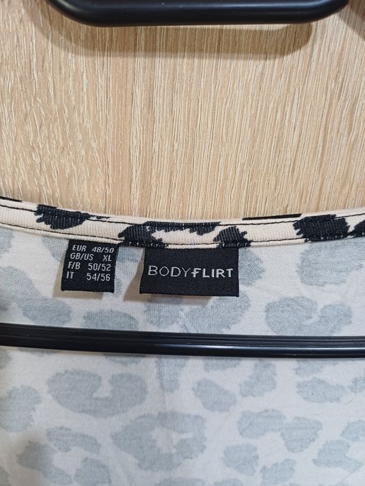 Vand bluza dama impecabila