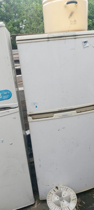 Отдам холодильники на разбор