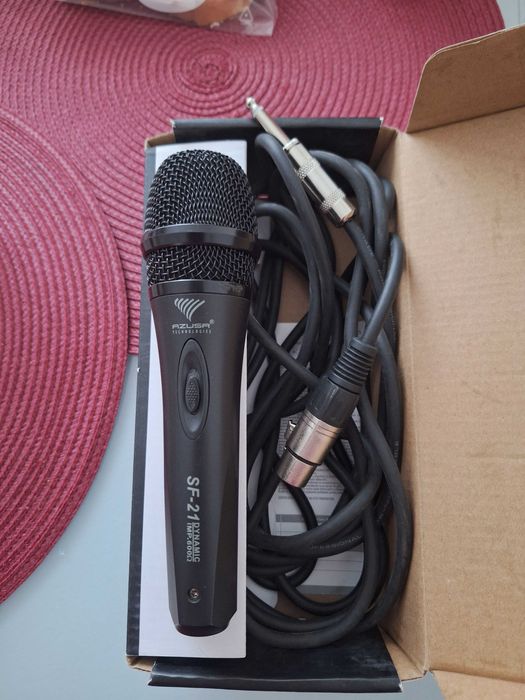 Microfon cu fir SF-21