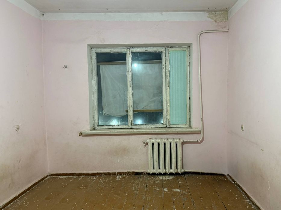 3/5/5,метро Алмас,Ахангаранское Шоссе , можно под Ипотеку 
Метро Алмас