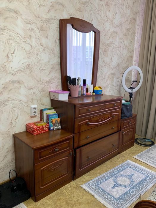 Продам спальный гарнитур