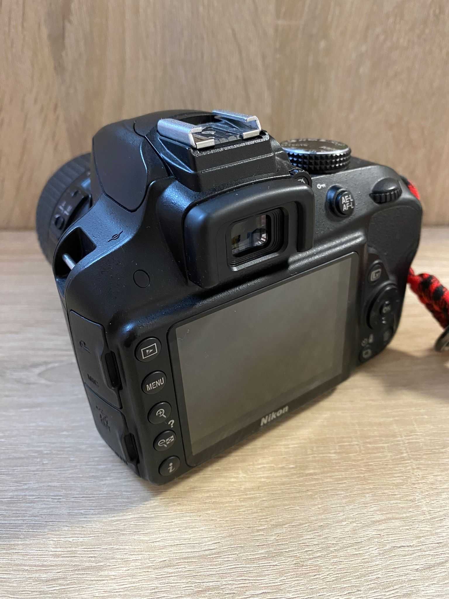 Nikon D3300 + Nikon AF-S DX Zoom-Nikkor 18-55mm f/3.5-5.6G ED II
