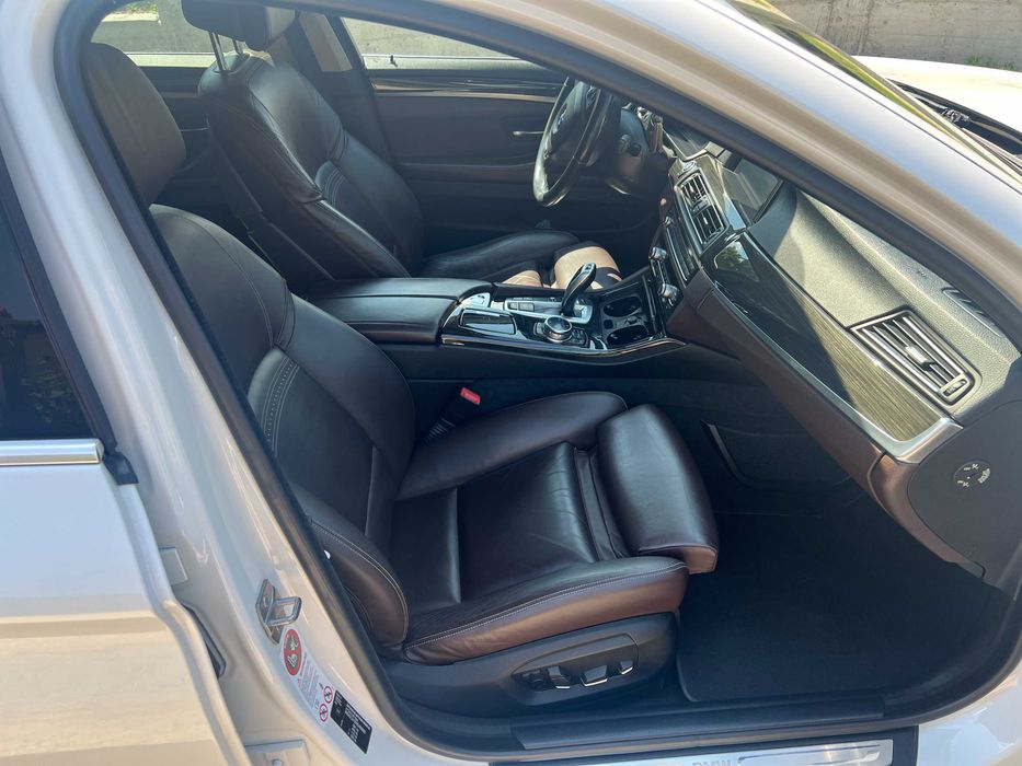 BMW Seria 5 525d xDrive Touring Aut. Luxury Line