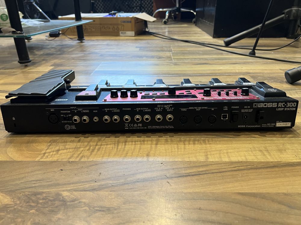 BOSS RC-300 Loop Station
