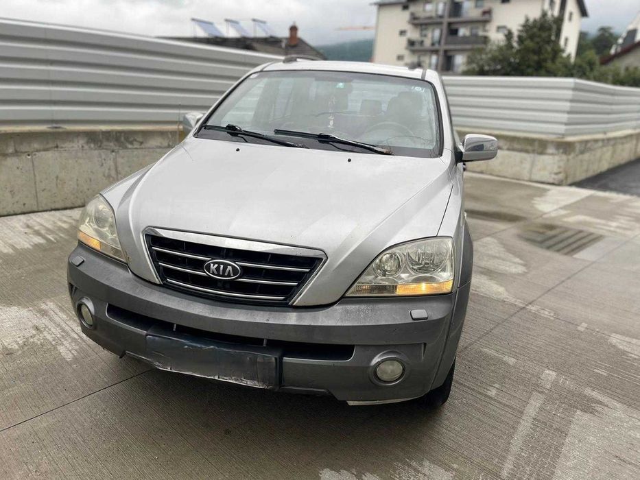 Vând Kia Sorento