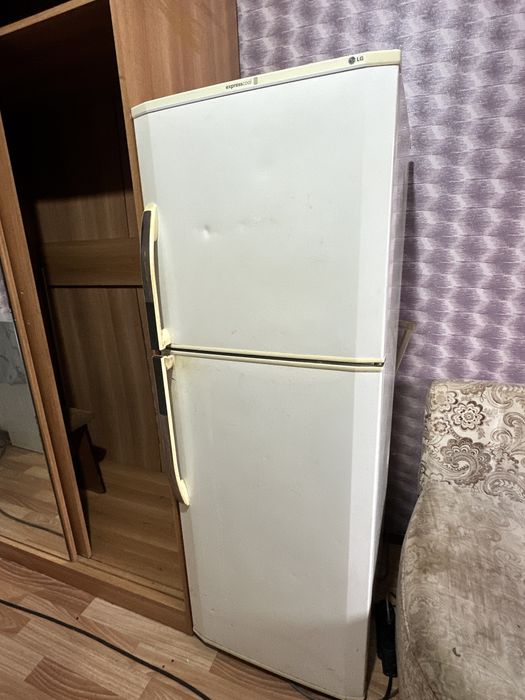 Продам холодильник срочно
