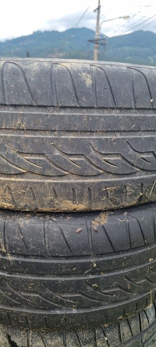 Vând 5 buc cauciucuri