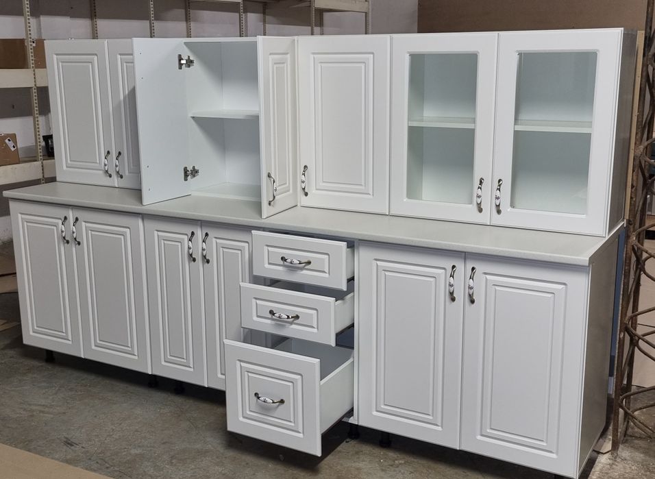 Mobila de bucatarie noua 2.6 m cu fronturi mdf