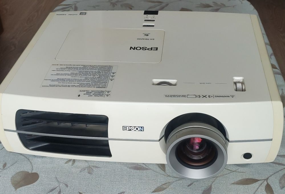 Продавам Видеопрожектор!