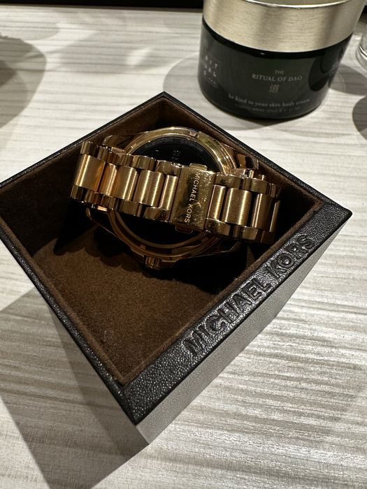Смарт часовник на Michael Kors