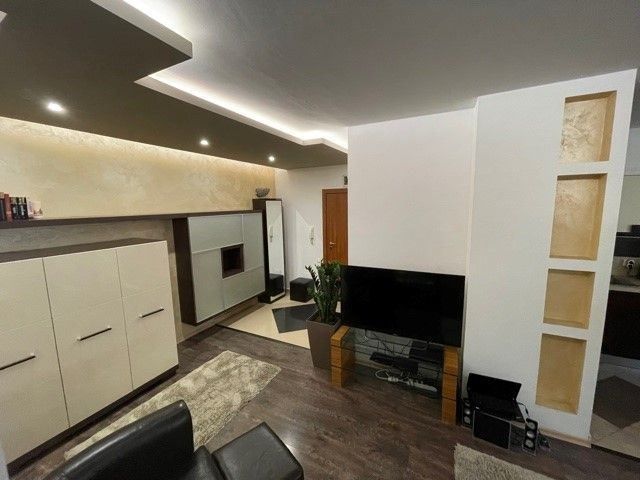 Дава се под наем Тристаен апартамент в София, Хаджи Димитър - 100 кв.м за 561 € - Снимка #3