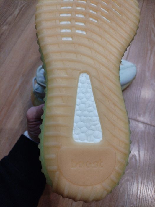 Adidas Yeezy Boost 350 v2 Hyperspace оригинален