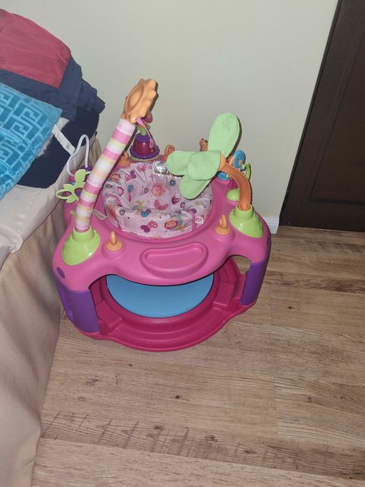 Centru de activitati Sweet Safari Bounce a Round Bright Starts, Roz