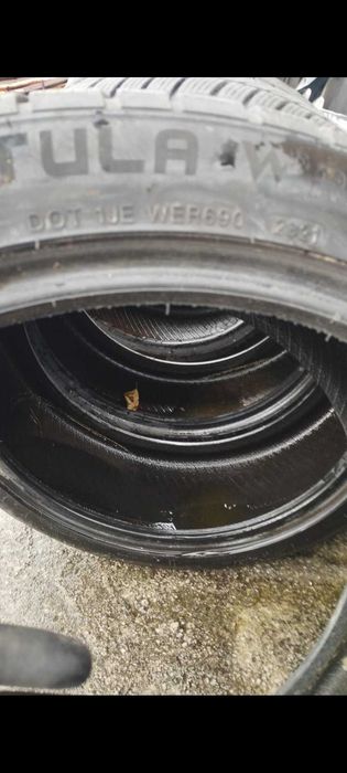 Зимни гуми 245/40 20 цола в много добро състояние