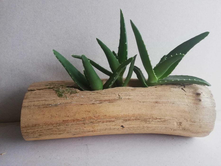 Ръчни дървени саксии