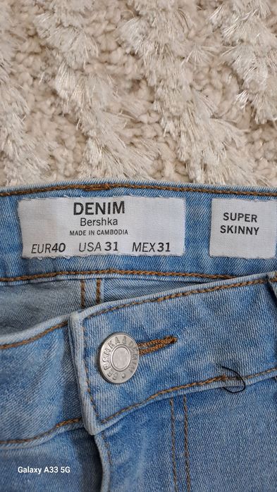 Blugi Bershka Skinny