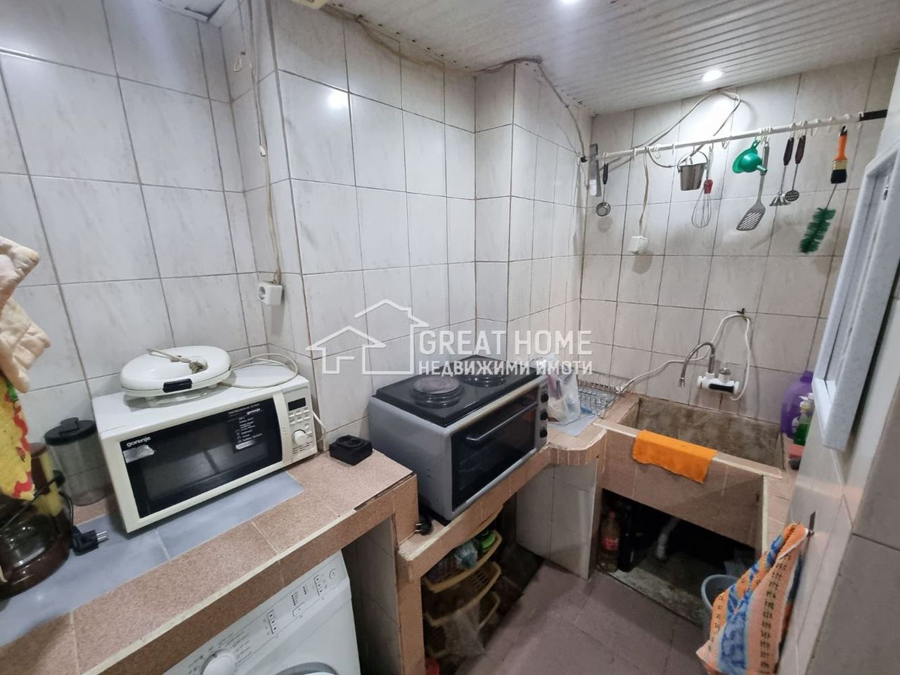 Продава се Четиристаен апартамент в Търговище, Запад 2 - 80 кв.м за 957 €/кв.м - Снимка #2