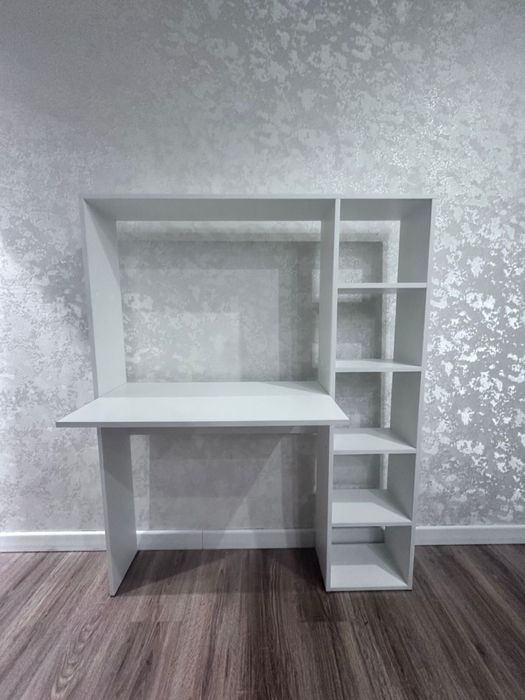 Продам компьютерный стол