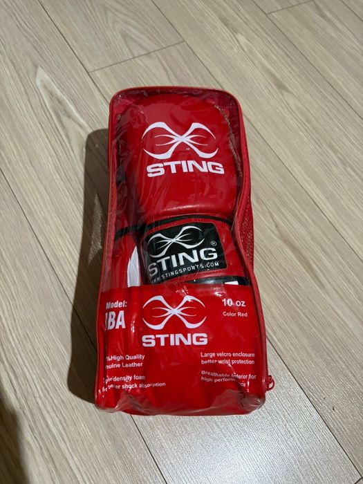 Боксерские перчатки STING IBA