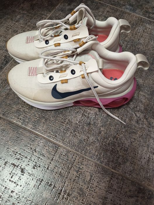 Дамски маратонки Nike air max