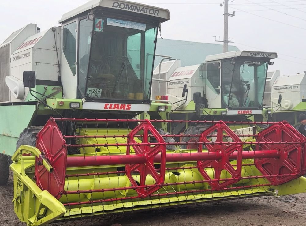 Claas Dominator 130