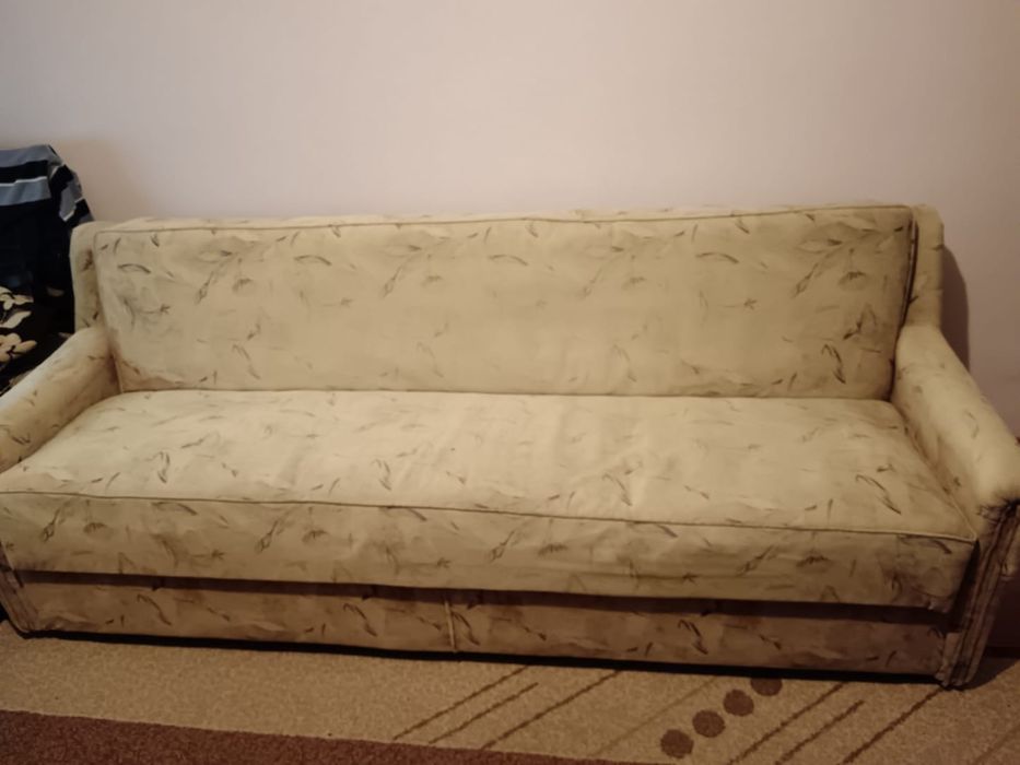 Donez canapea stare bună