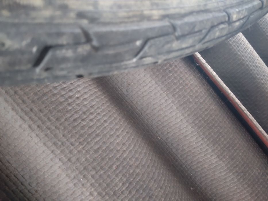 Roata 28" cu cauciuc