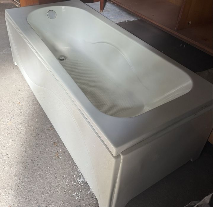 Ванна акриловая