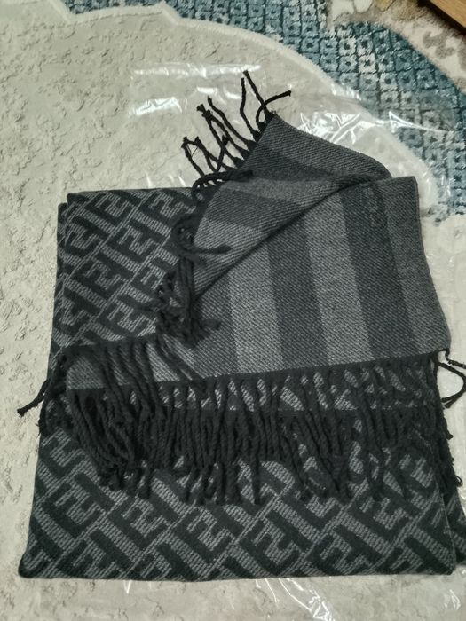 Продам шарф палантин