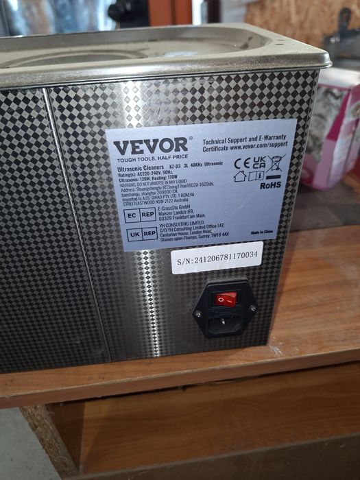 Aparat de curățat cu ultrasunete