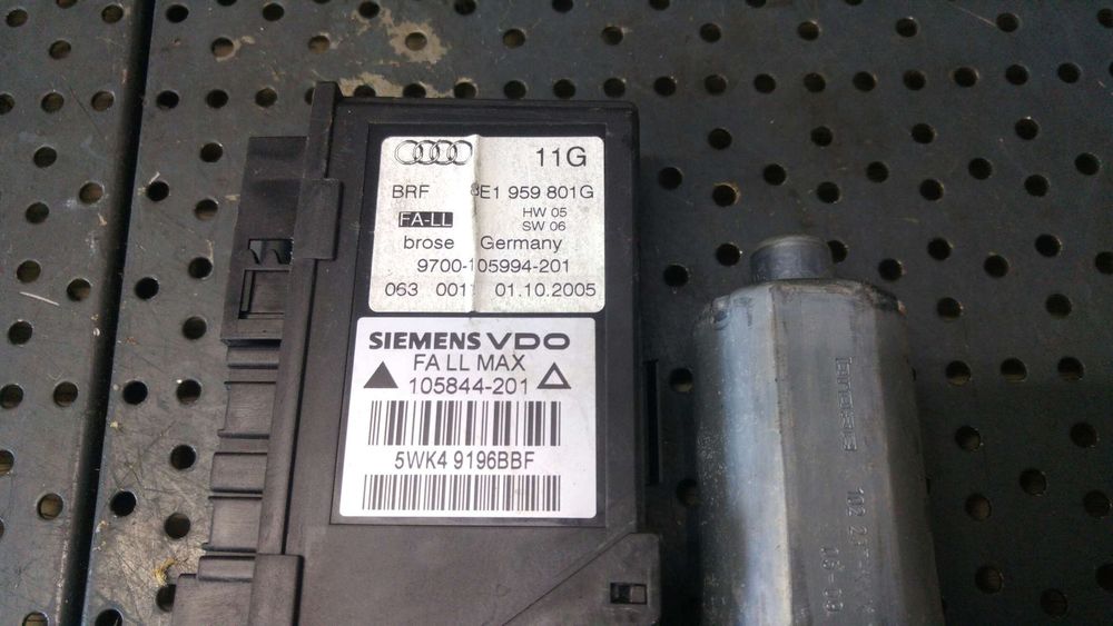 Motoras macara stanga fata audi a4 b7 8e 0130821765 8e1959801g 9700105994201