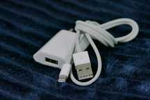 Incarcator original Apple USB 5W + cablu, alb