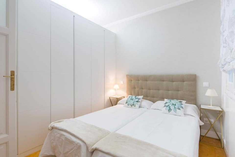 Дава се под наем Тристаен апартамент в София, Редута - 124 кв.м за 535.5 € - Снимка #1
