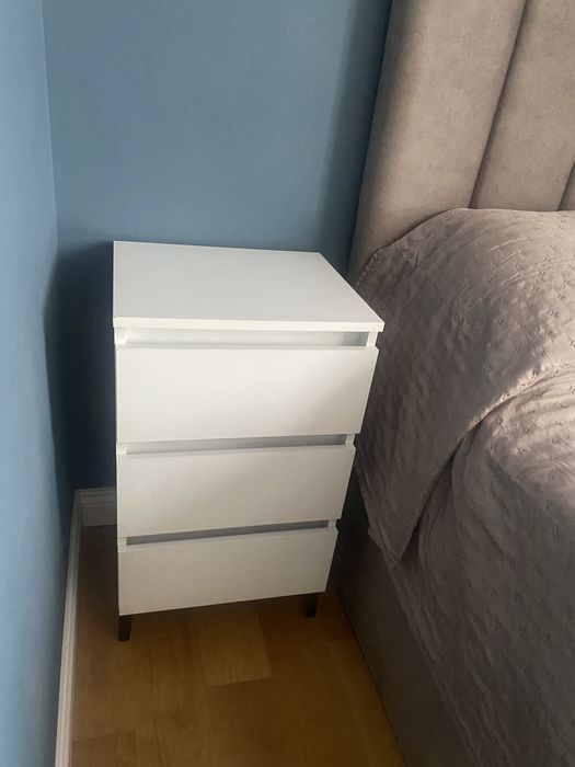 Нощно шкафче с метални крачета