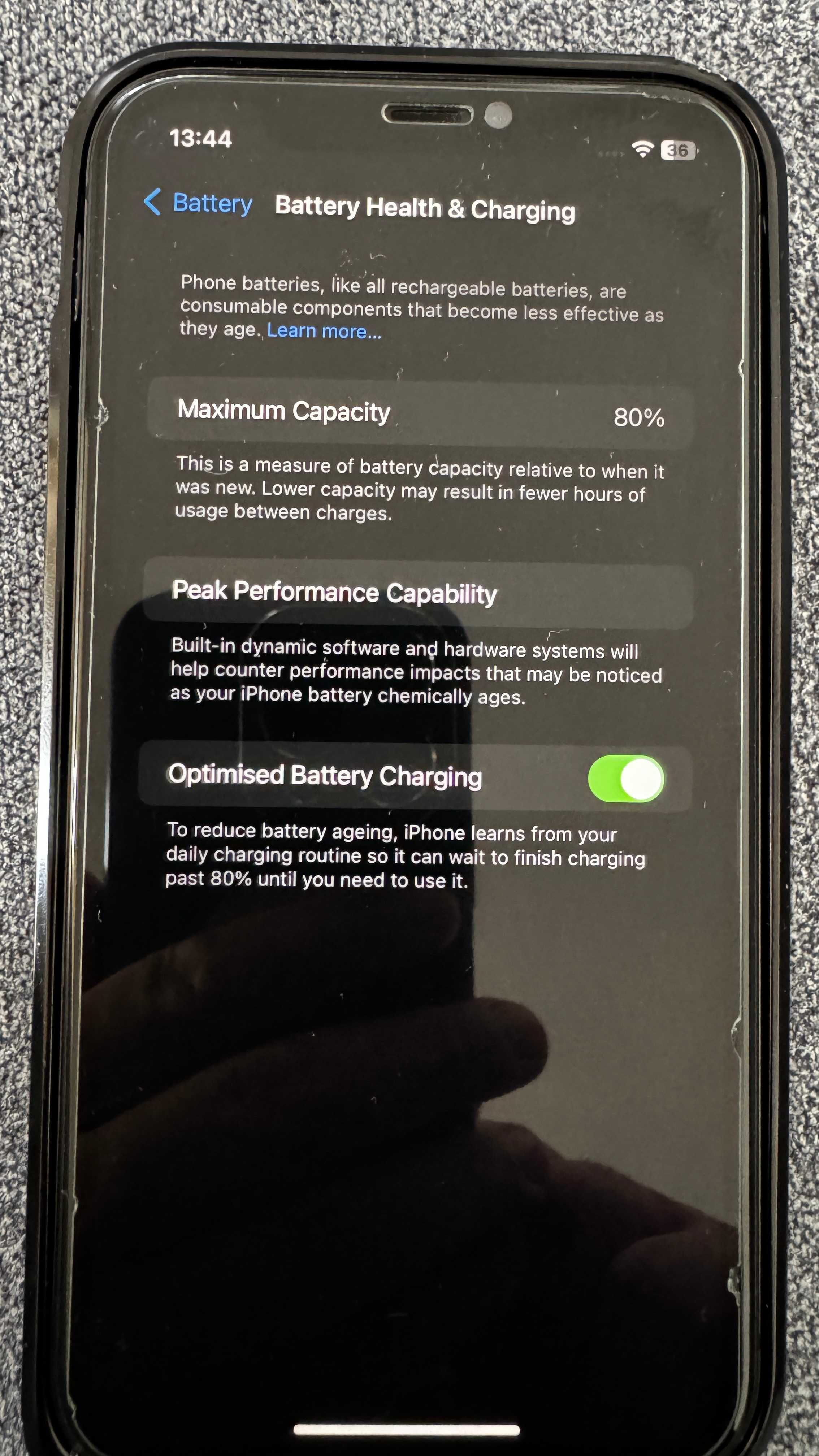 Iphone 11 Black 128 GB Пълен комплект + нова батерия и консумативи