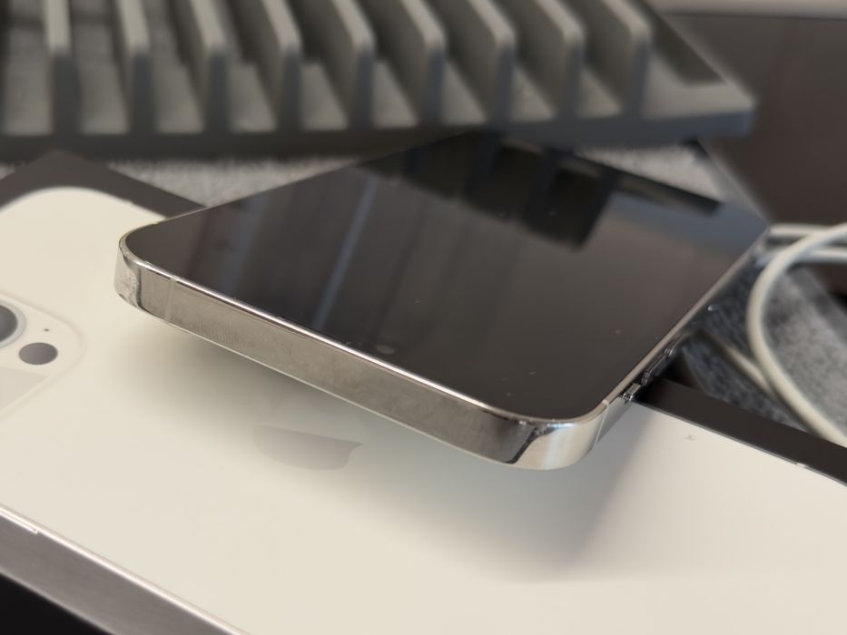 Iphone 13 Pro Max 1TB Silver/ Neverlocked/ Perfect functional