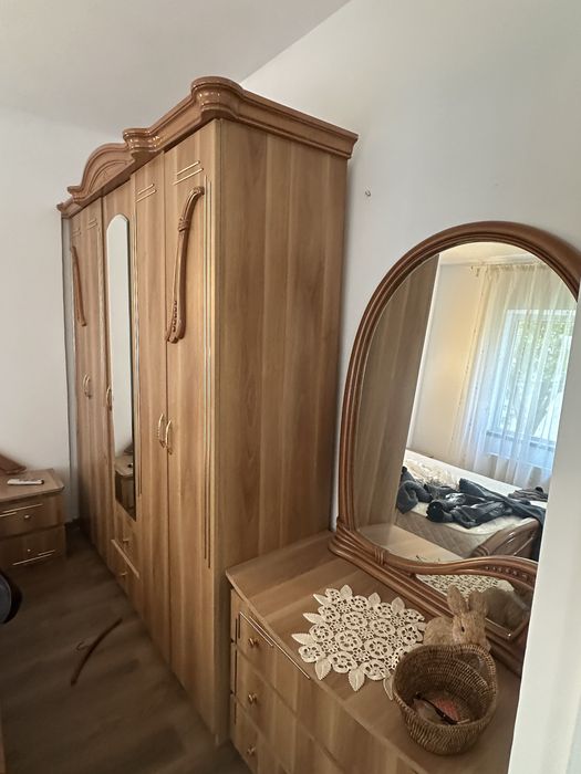 Set mobila dormitor, șifoner, noptiere, comoda,oglinda, saltea premial