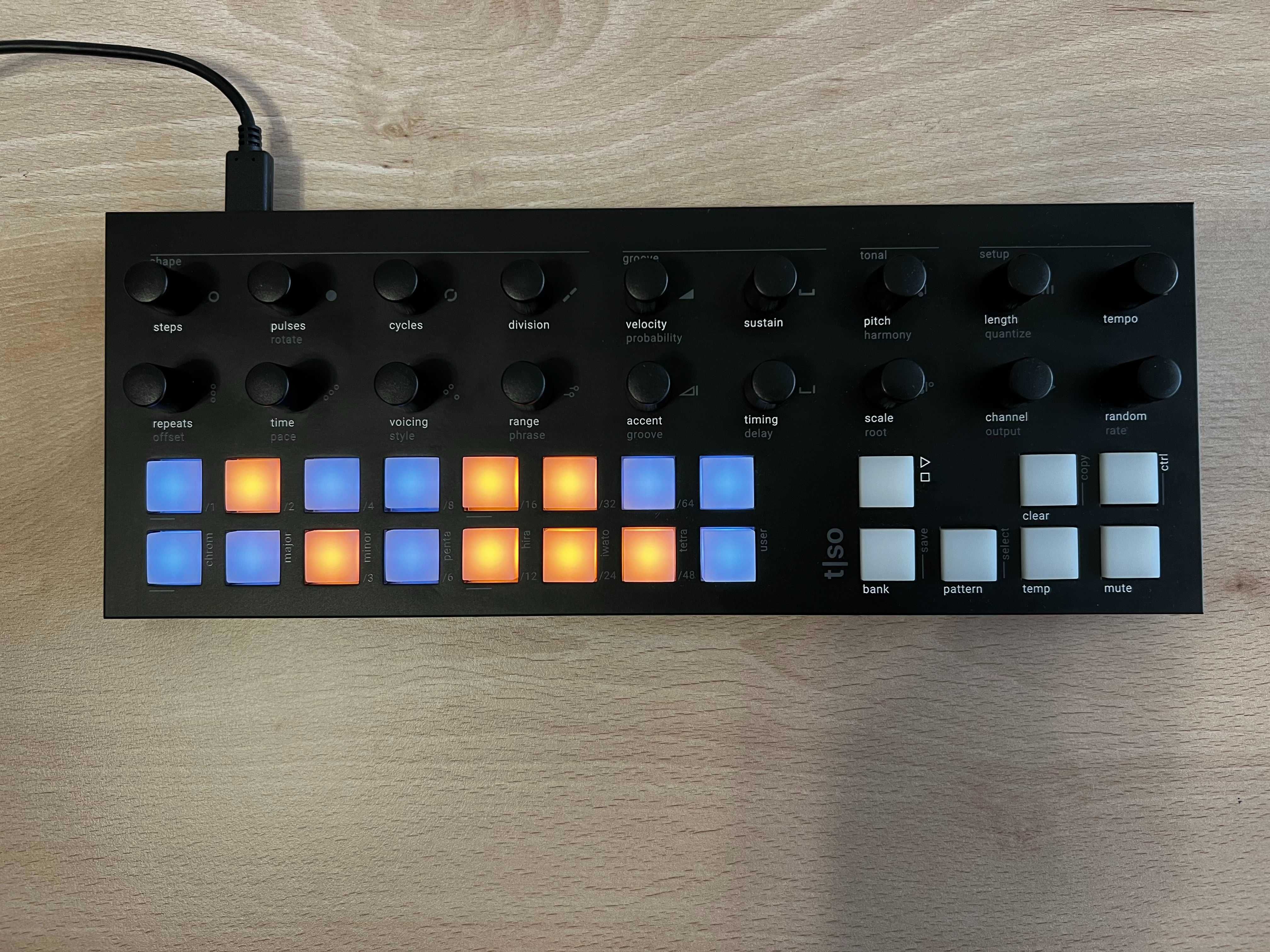 Torso Electronics T1 - sequencer algoritmic
