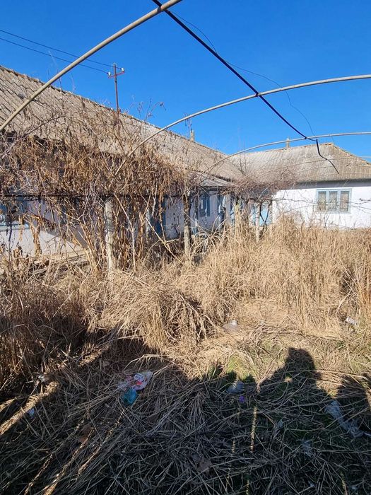 De vânzare teren intravilan cu construcții — Sarichioi, jud. Tulcea