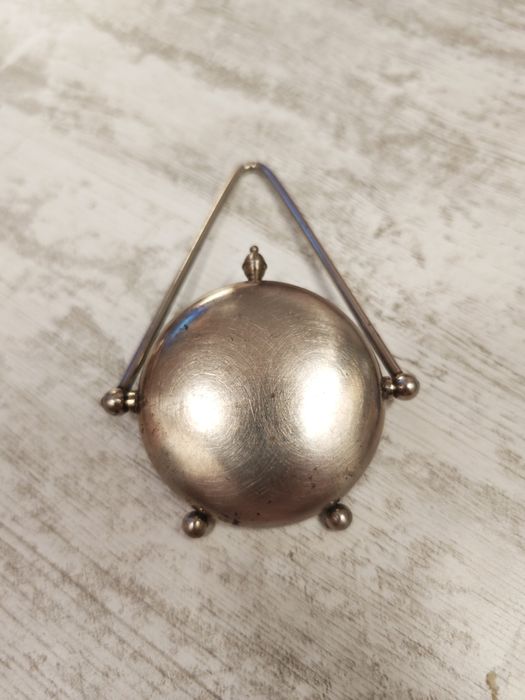 Базел отАнтичен джобен часовник от сребро 800 проба 
- Търсим