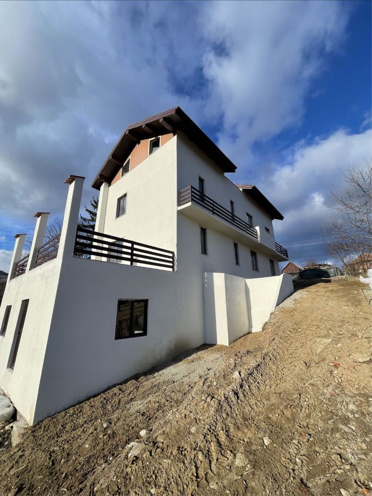 Casa Bujoreni 7km de Rm Valcea, pretabila pensiune 9 camere