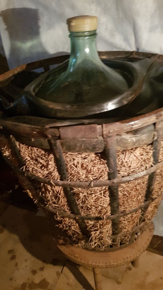 Стъклени дамаджани 25л, 50л, 10л, 0.5л