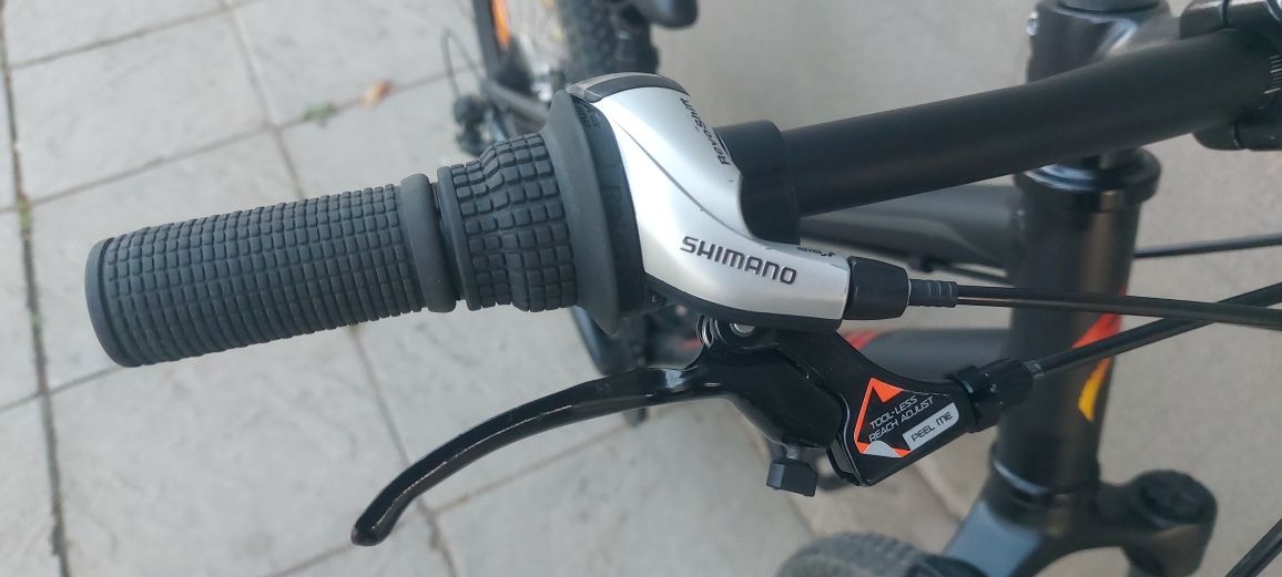Продавам алуминиев велосипед Specialized 24 цола